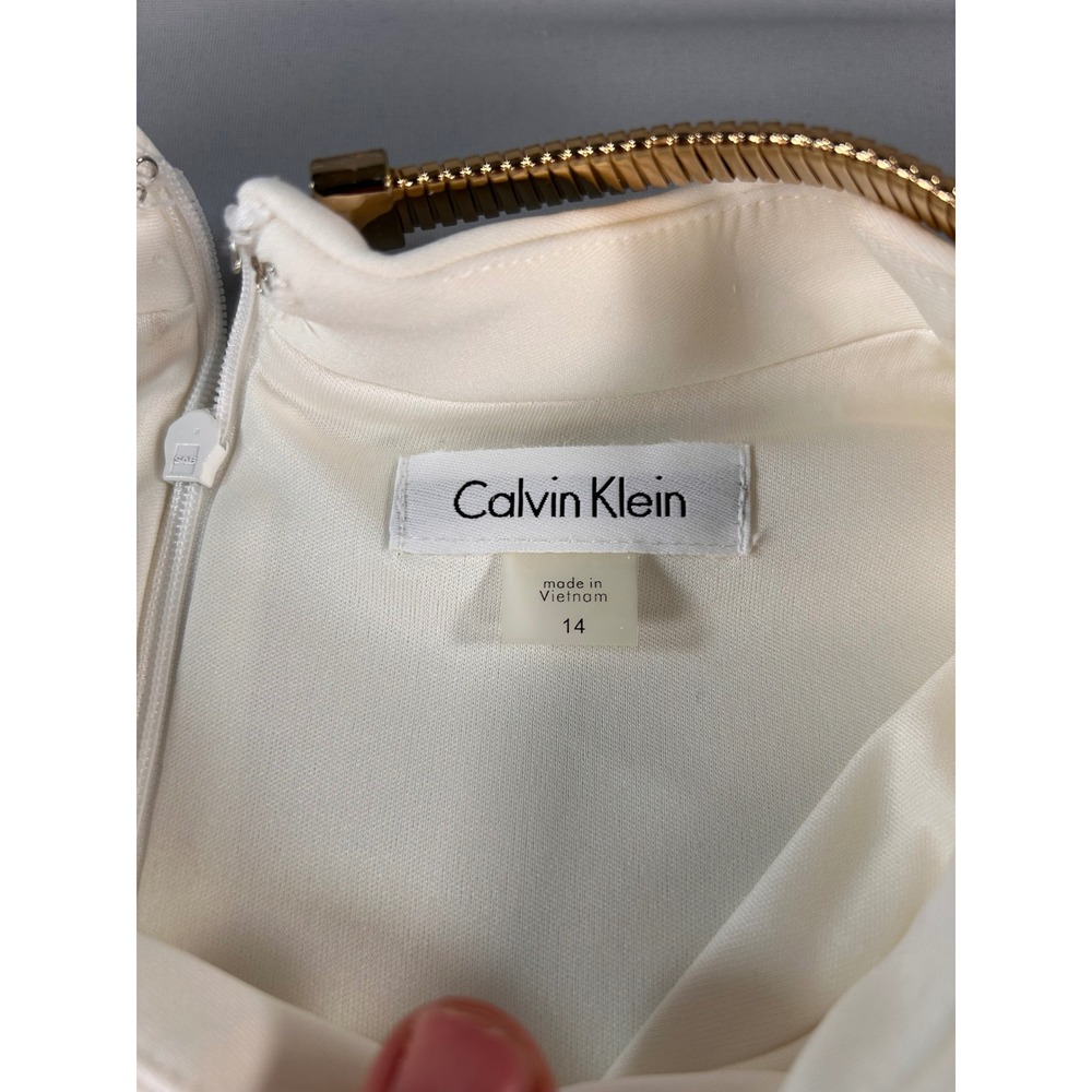Calvin Klein White Sleeveless Shift Dress Gold Metal Collar Detail Size 14 - Picture 8 of 11